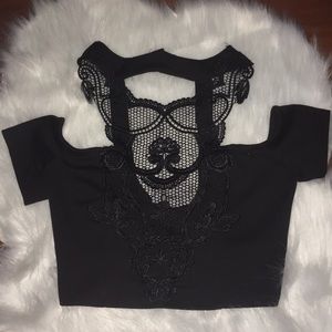 LACE OFF THE SHOULDER CROP TOP/ NASTY GAL